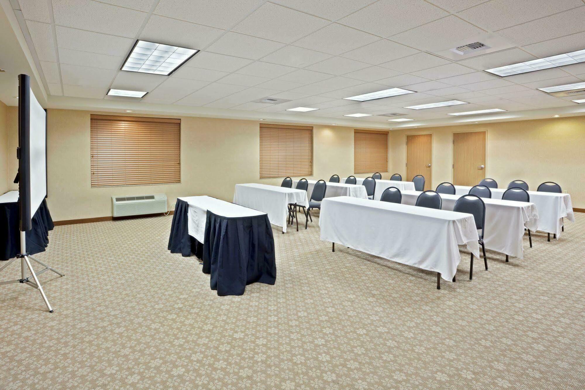 Holiday Inn Express & Suites Lacey - Olympia By Ihg Zewnętrze zdjęcie